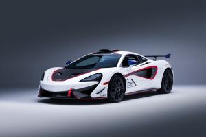 McLaren MSO X #8 Anniversary White with Red & Blue Accents 2018 года